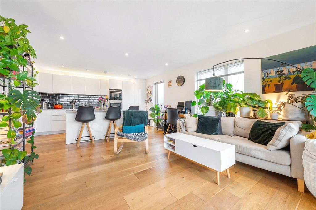 Property photo 2 of 15 Reception