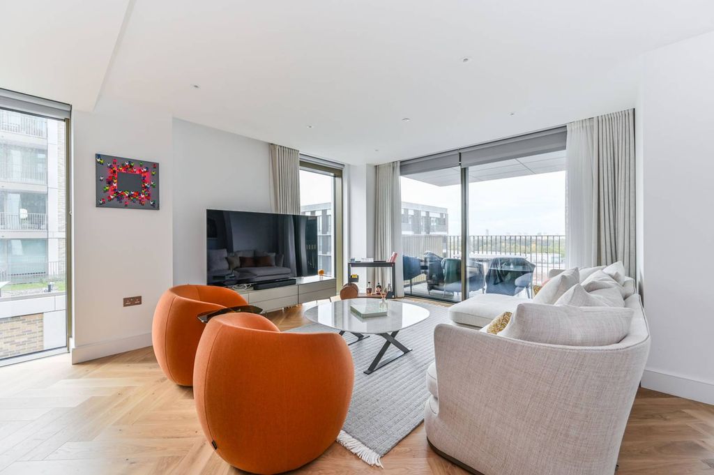 Property photo 3 of 25