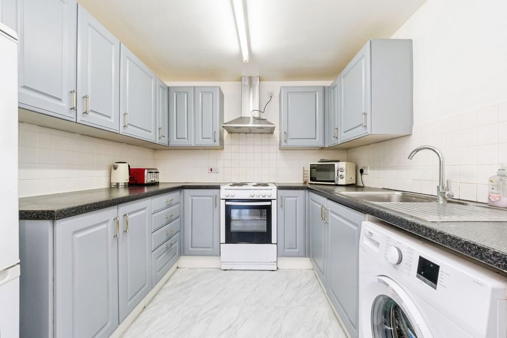 Property photo 2 of 15 Photo