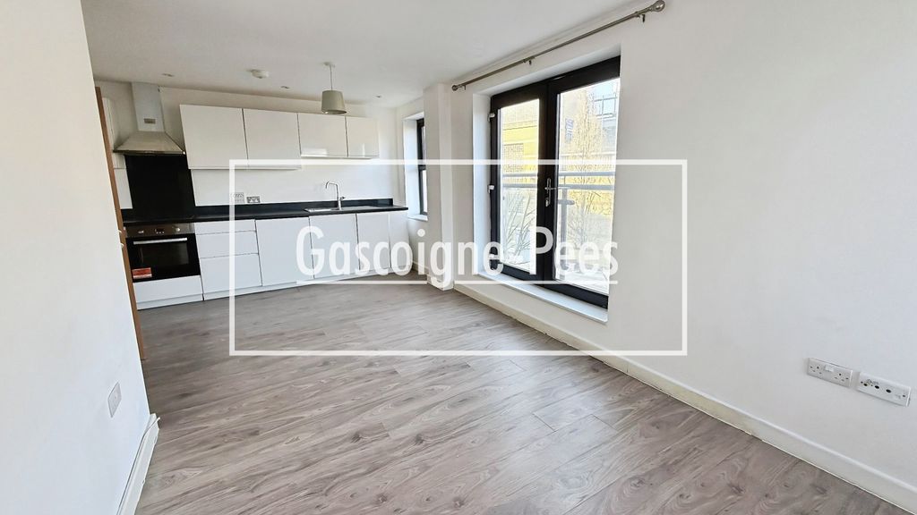 Property photo 2 of 6