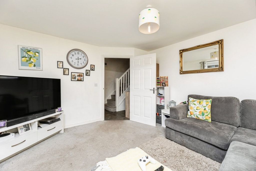 Property photo 3 of 19