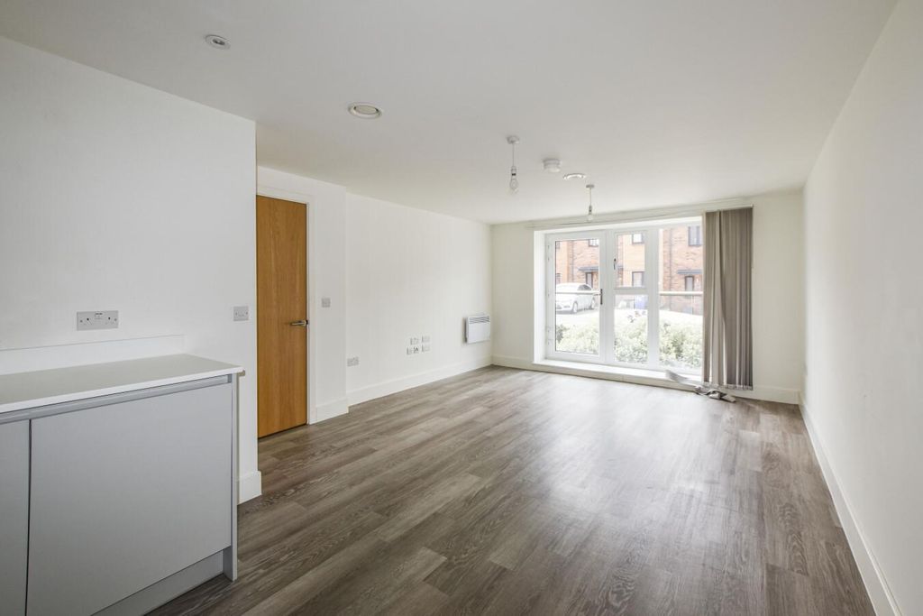 Property photo 3 of 9 4161420_Preview.Jpg