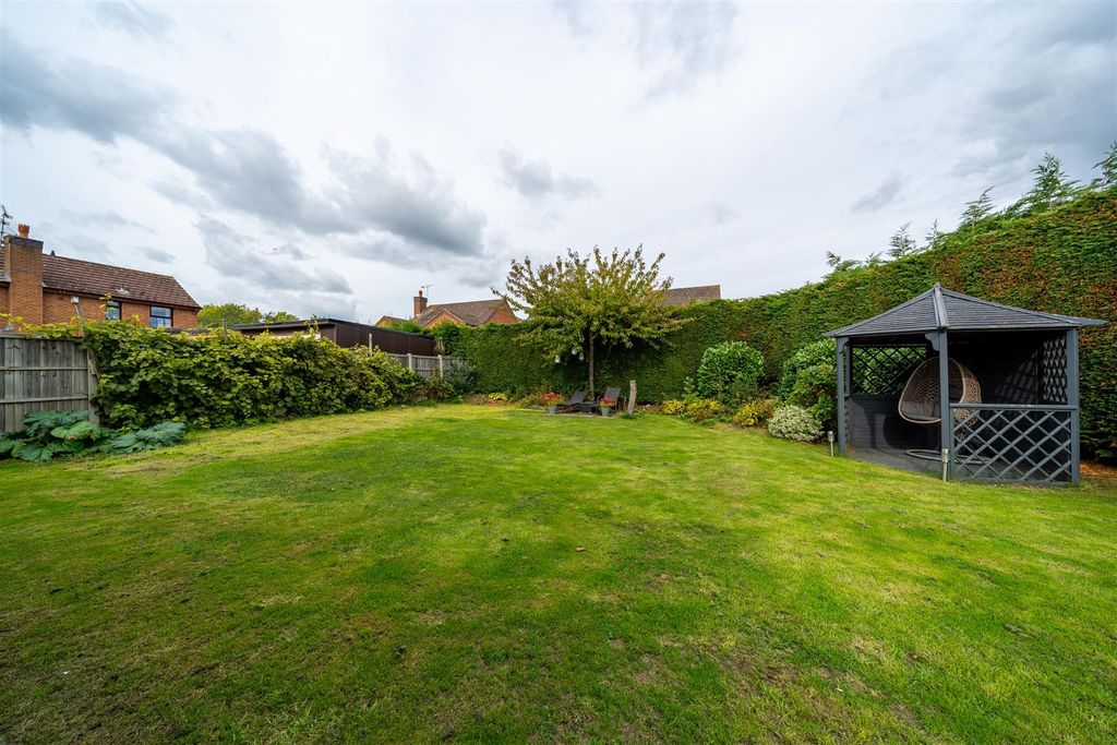 Property photo 2 of 20