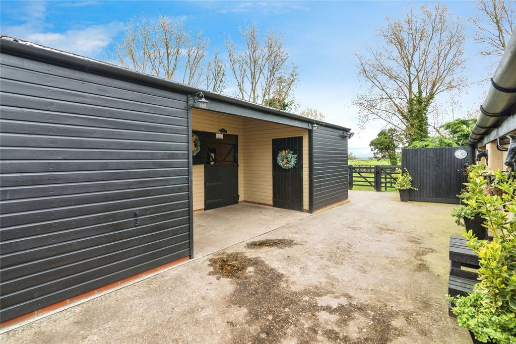 Property photo 2 of 21 Stables