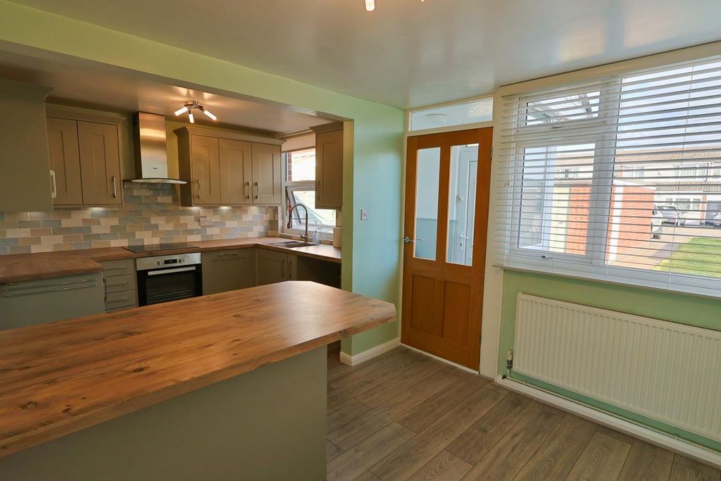 Property photo 3 of 13 Kitchen Diner