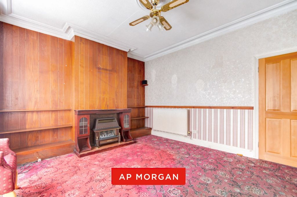 Property photo 2 of 19 Picture No. 23