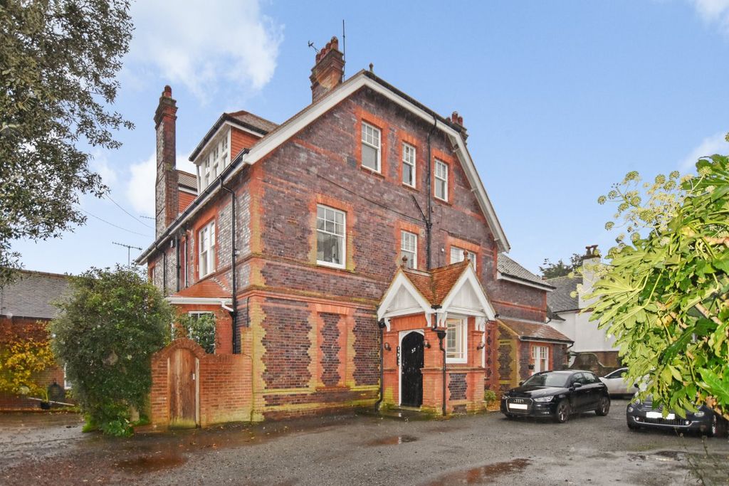 Property photo 1 of 8