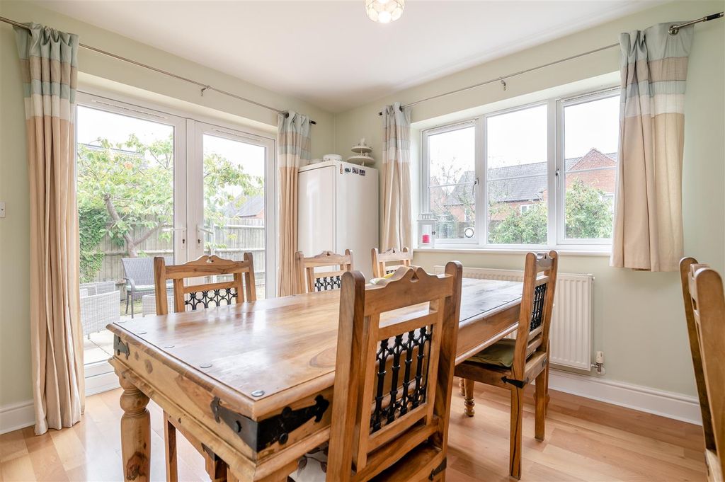 Property photo 3 of 31