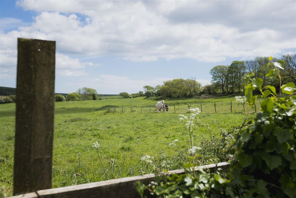 Property photo 2 of 40 2026-04-18-J3235-Eves-0532.Jpg