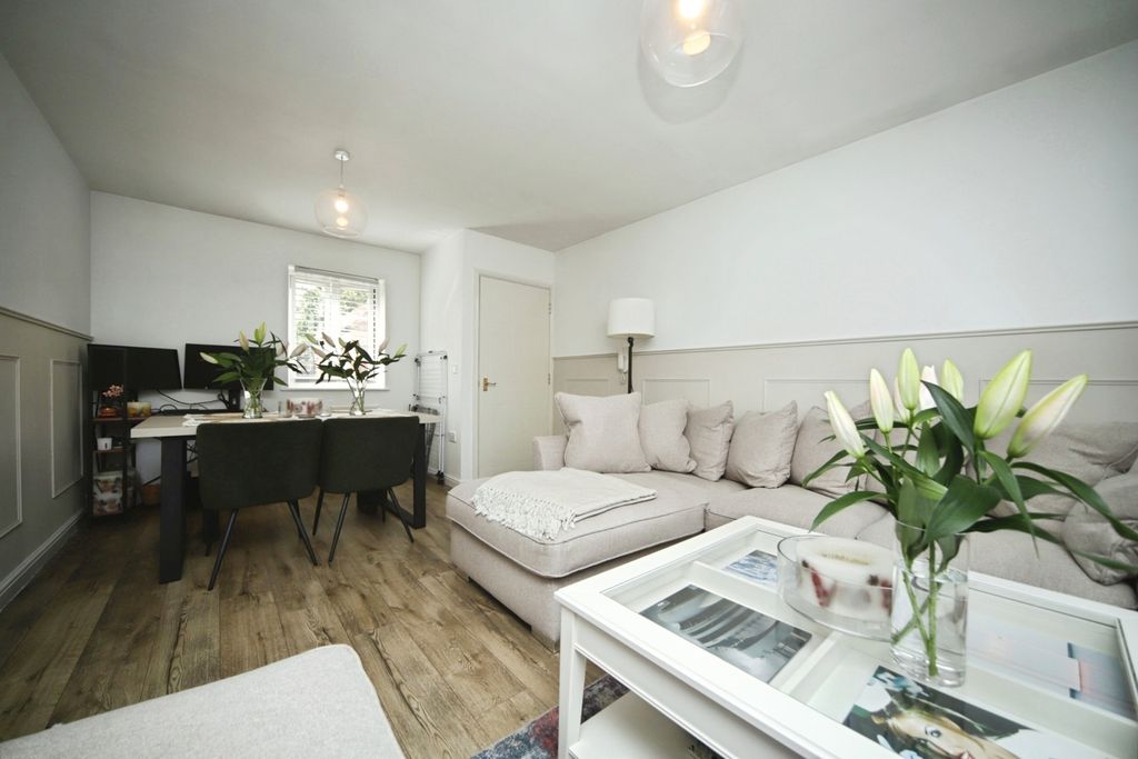 Property photo 3 of 16 Pbox-Img.Jpg