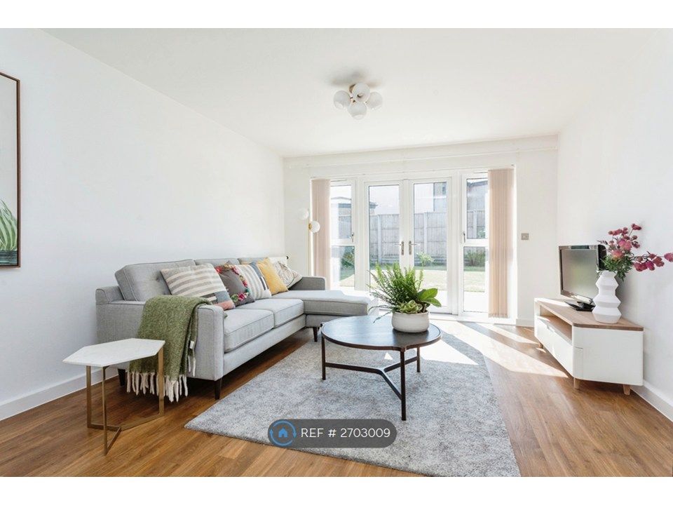 Property photo 2 of 31