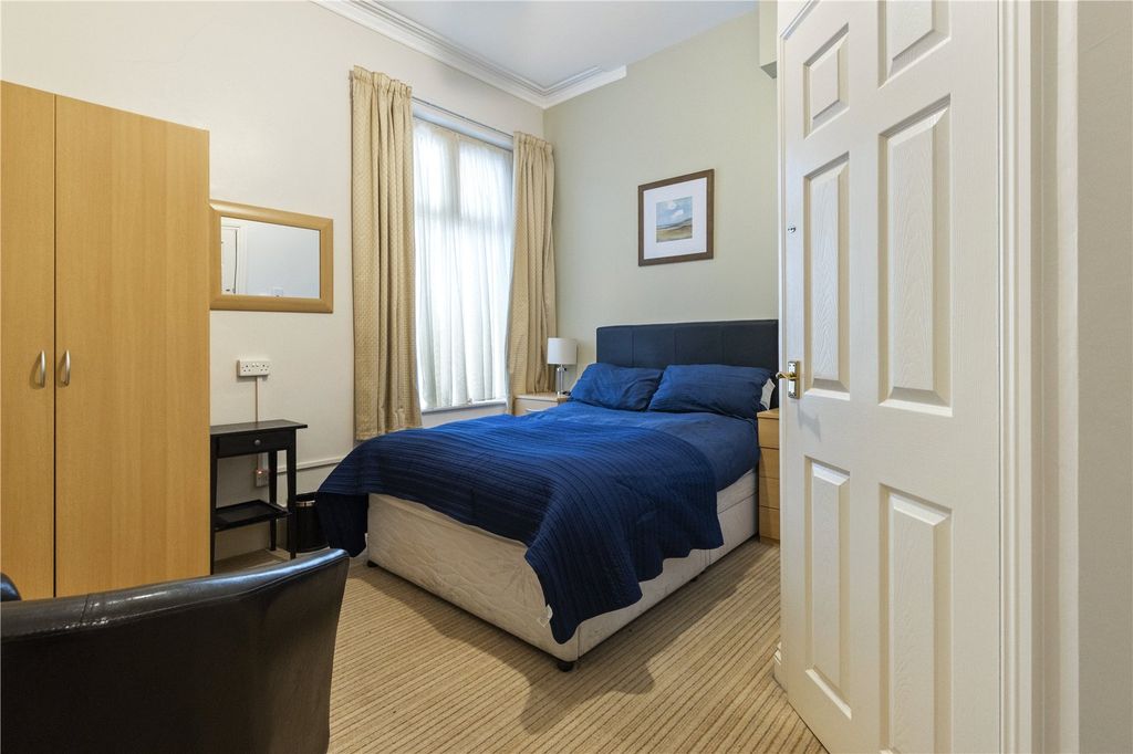 Property photo 3 of 28 Picture No. 03