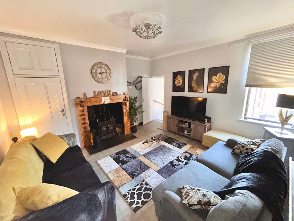 Property photo 3 of 18