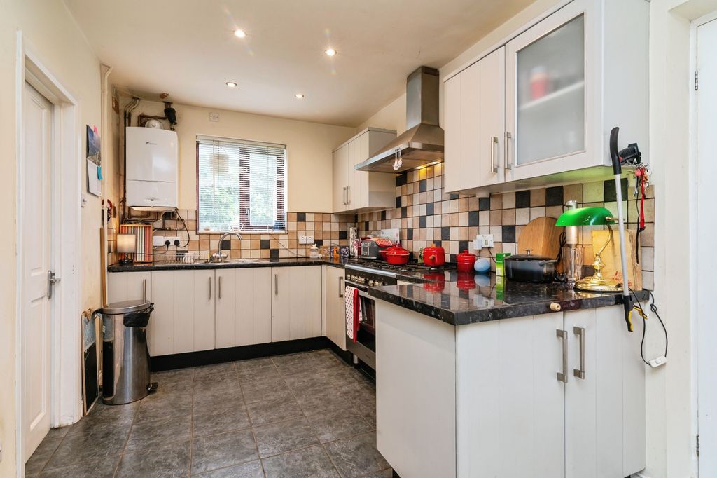 Property photo 3 of 15