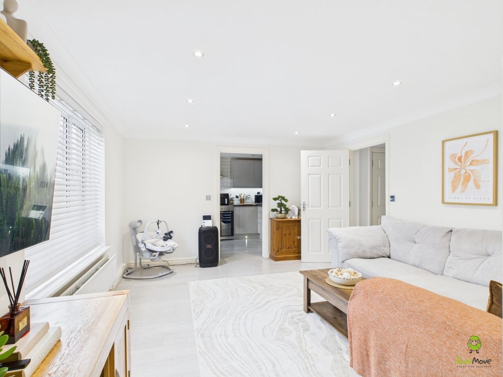 Property photo 3 of 13 Presented By Kevin At Ewemove Bexleyheath And Dart