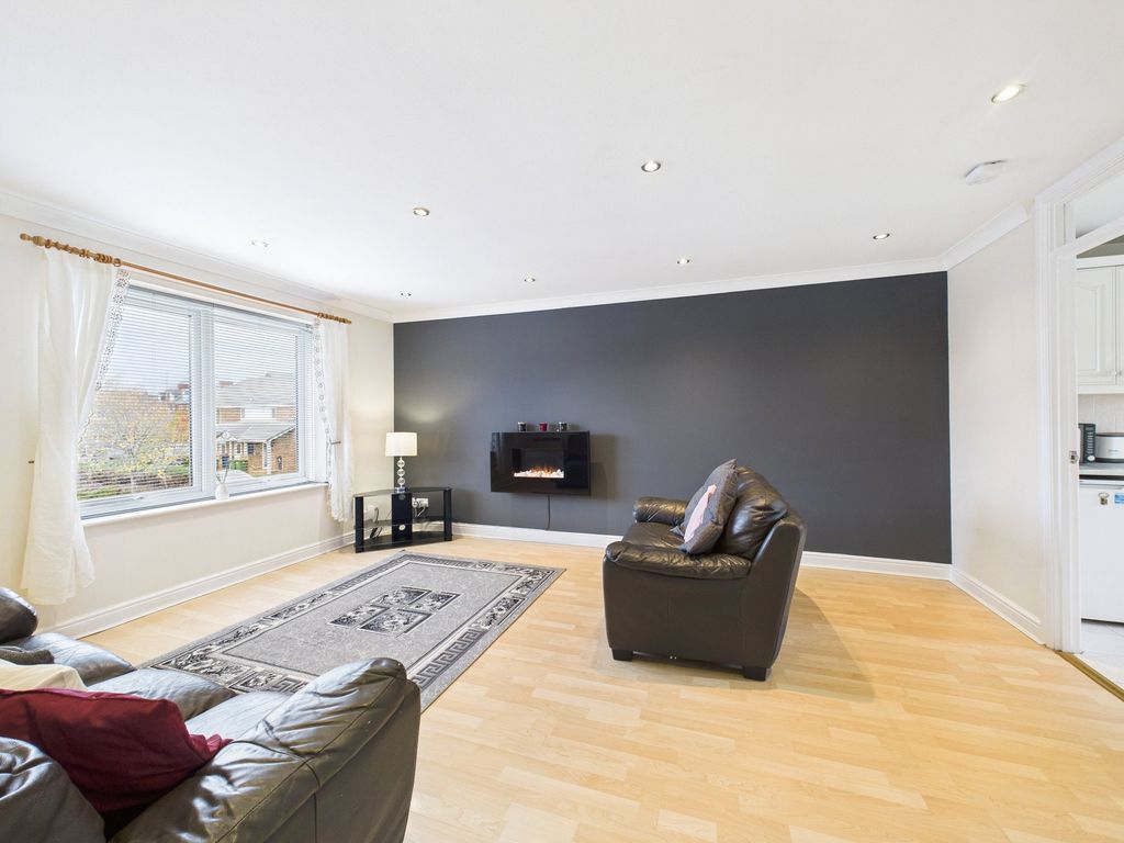 Property photo 2 of 9 Lounge