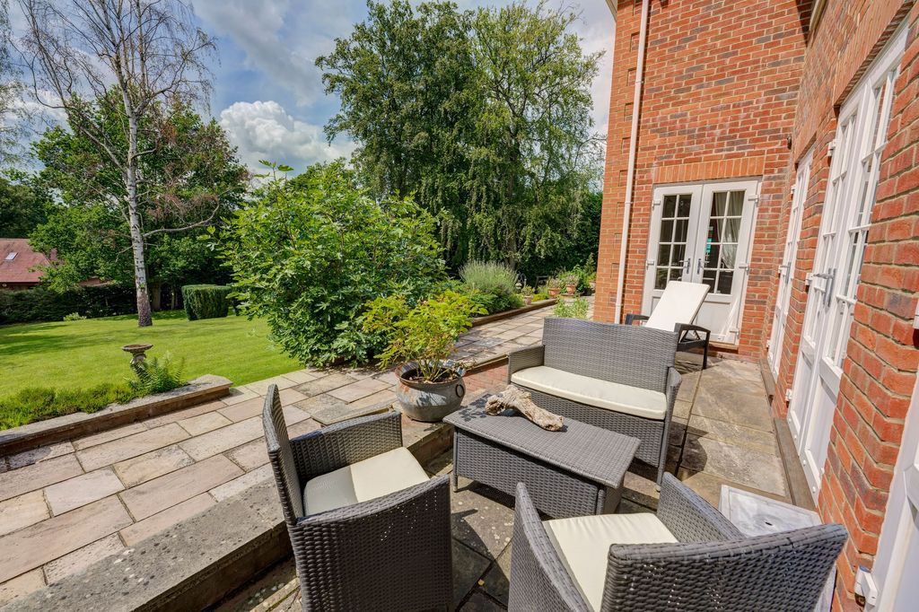 Additional image 18 of 8 bed detached house for saleWestfield Road, Beaconsfield HP9