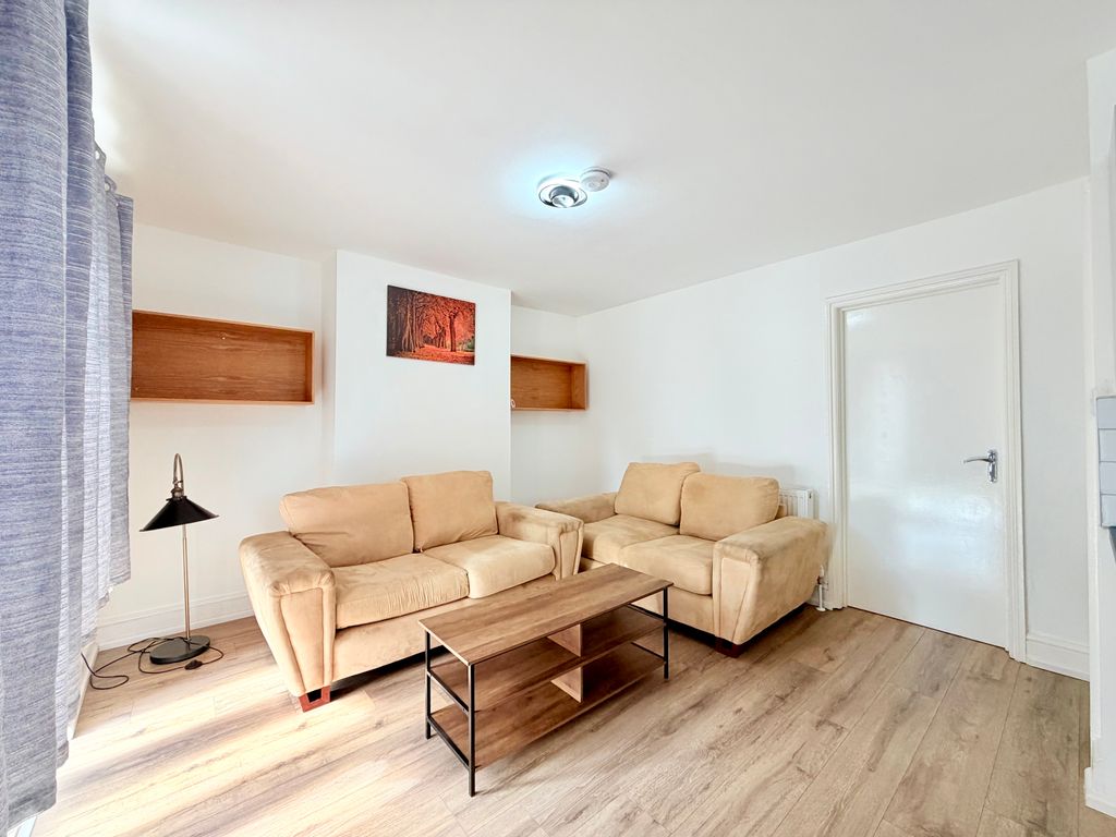 Property photo 3 of 12 Image