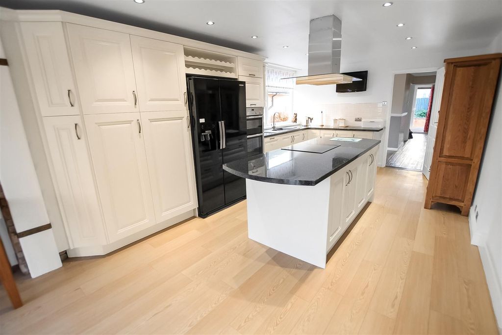 Property photo 1 of 14 Kitchen