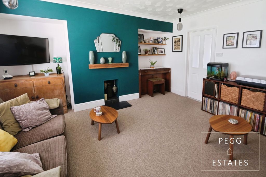 Property photo 3 of 18