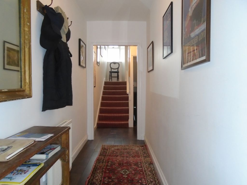 Property photo 2 of 33