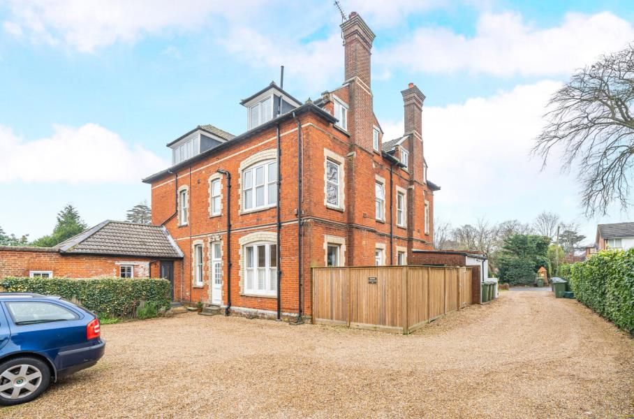 Property photo 1 of 12