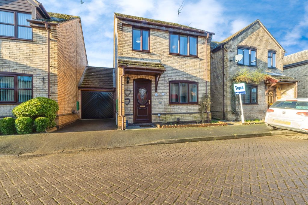 Property photo 1 of 19 Front