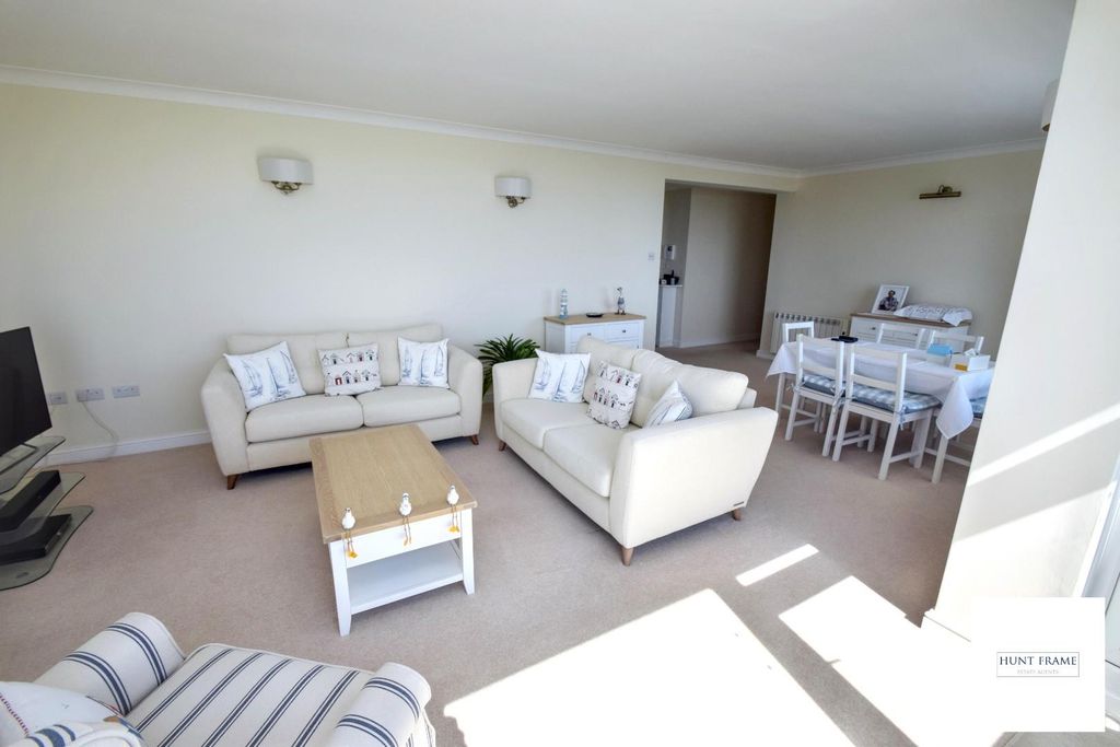 Additional image 7 of 4 bed flat for saleKing Edwards Parade, Eastbourne BN21