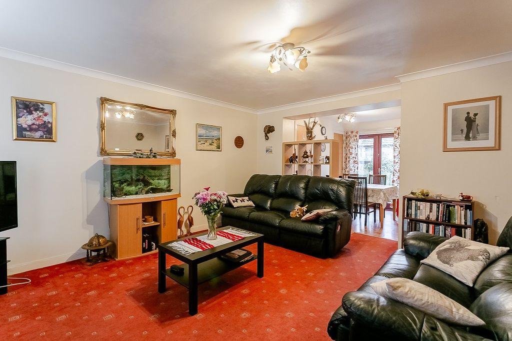 Property photo 3 of 20