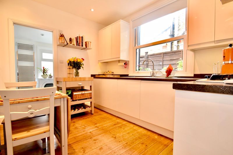 Property photo 3 of 11 Photo 7