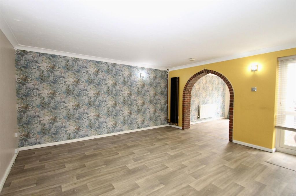 Property photo 2 of 16 Thumbnail_Img_9762.Jpg