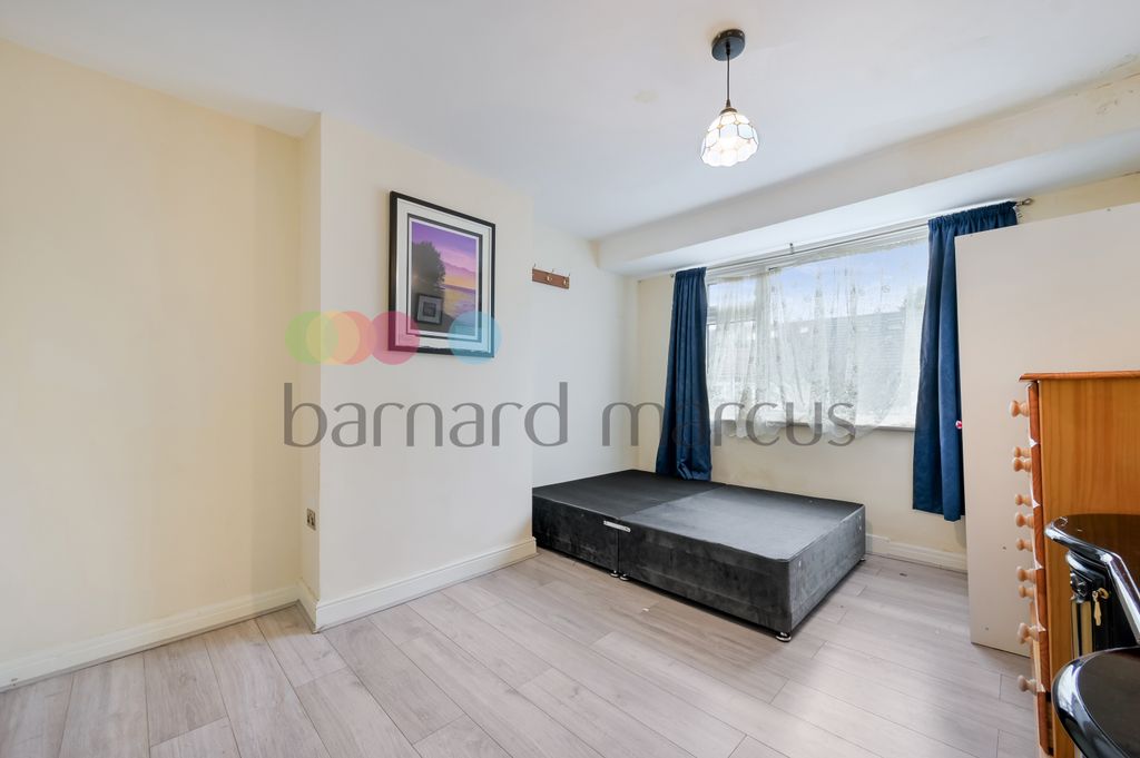 Property photo 2 of 9 Bedroom 1