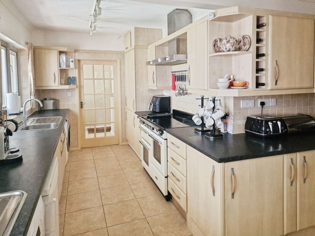 Property photo 3 of 13 Pbox-Img.Jpg