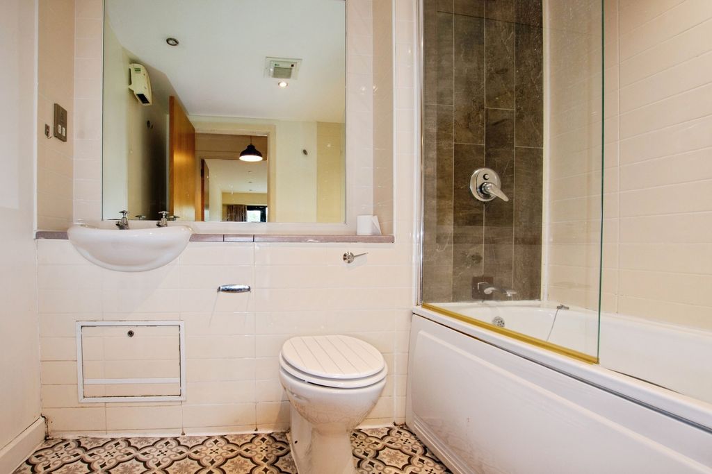 Property photo 3 of 17 Photo