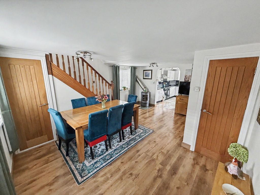 Property photo 3 of 26