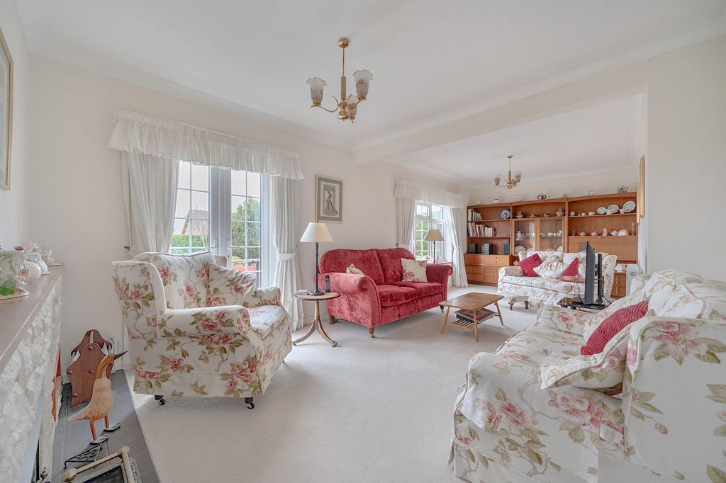 Property photo 3 of 23