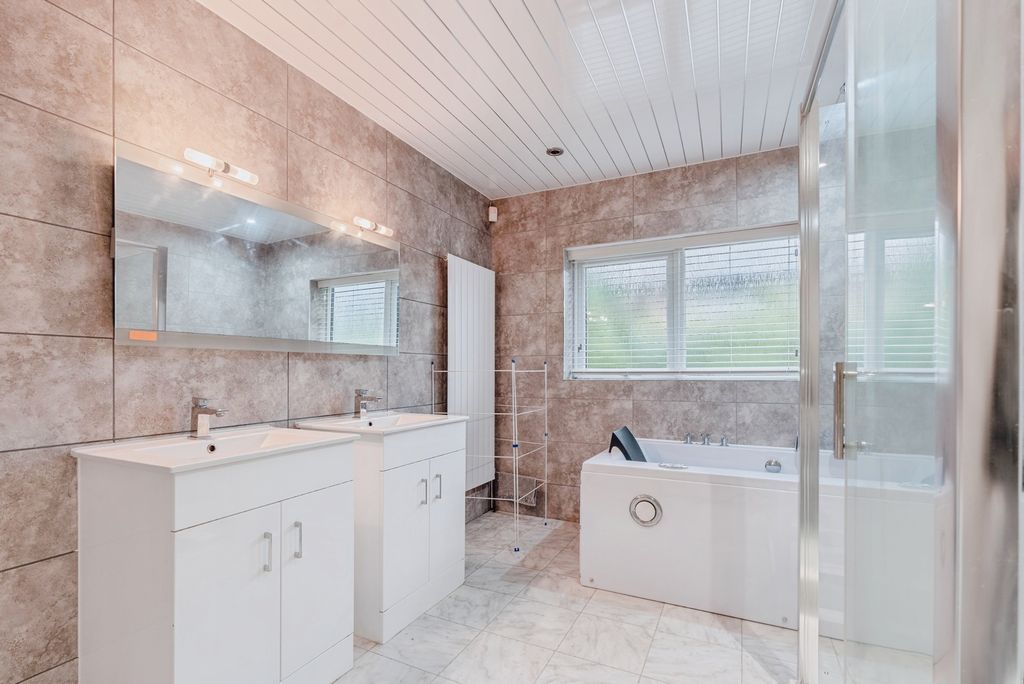 Property photo 3 of 19 Pbox-Img.Jpg