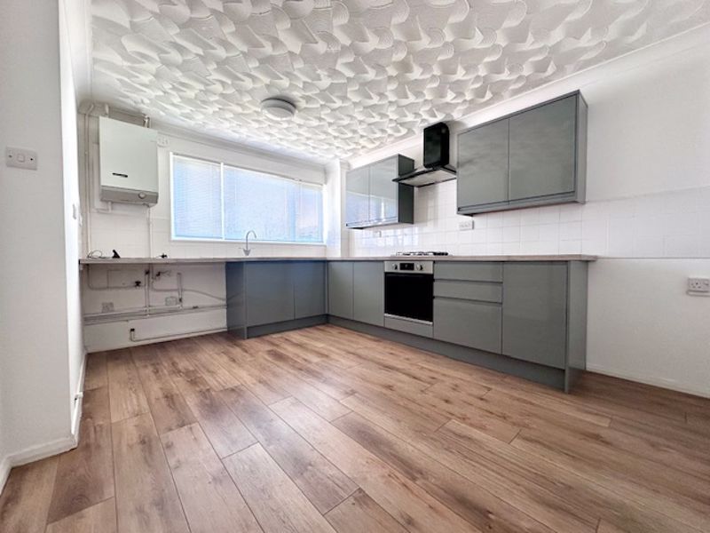 Property photo 2 of 14 Kitchen