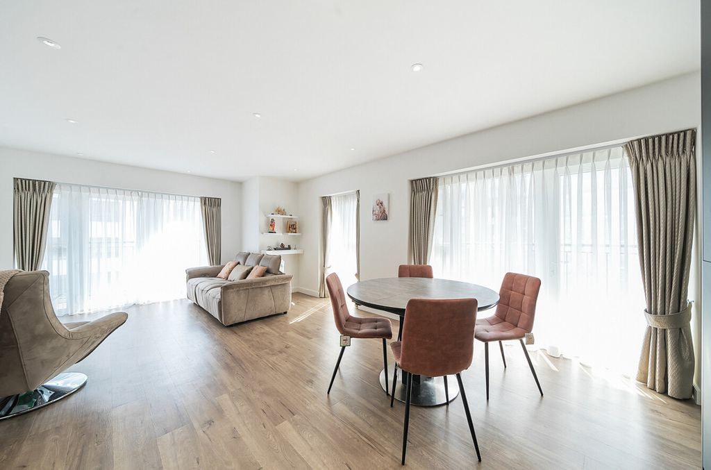 Property photo 2 of 25 1318449-12-6866A3...