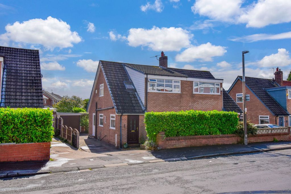 Property photo 1 of 11