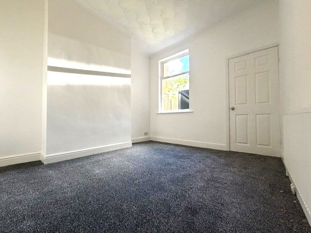 Property photo 3 of 9 Dining Room