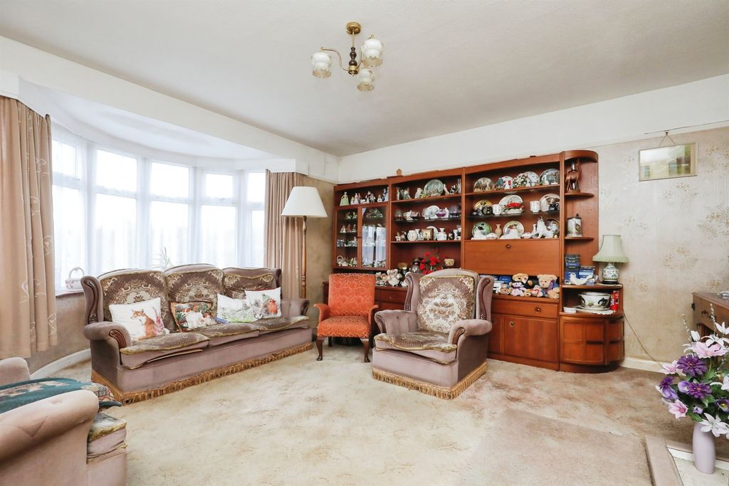 Property photo 3 of 19