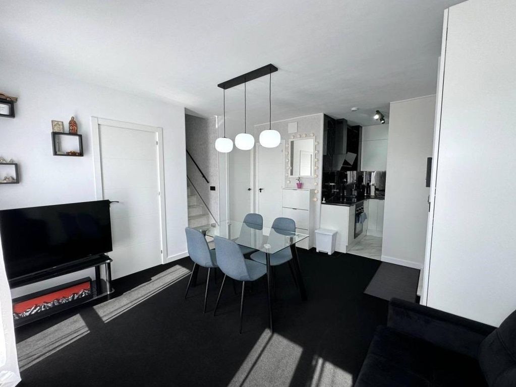 Property photo 1 of 50