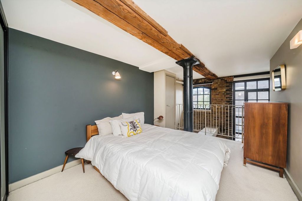 Property photo 3 of 5