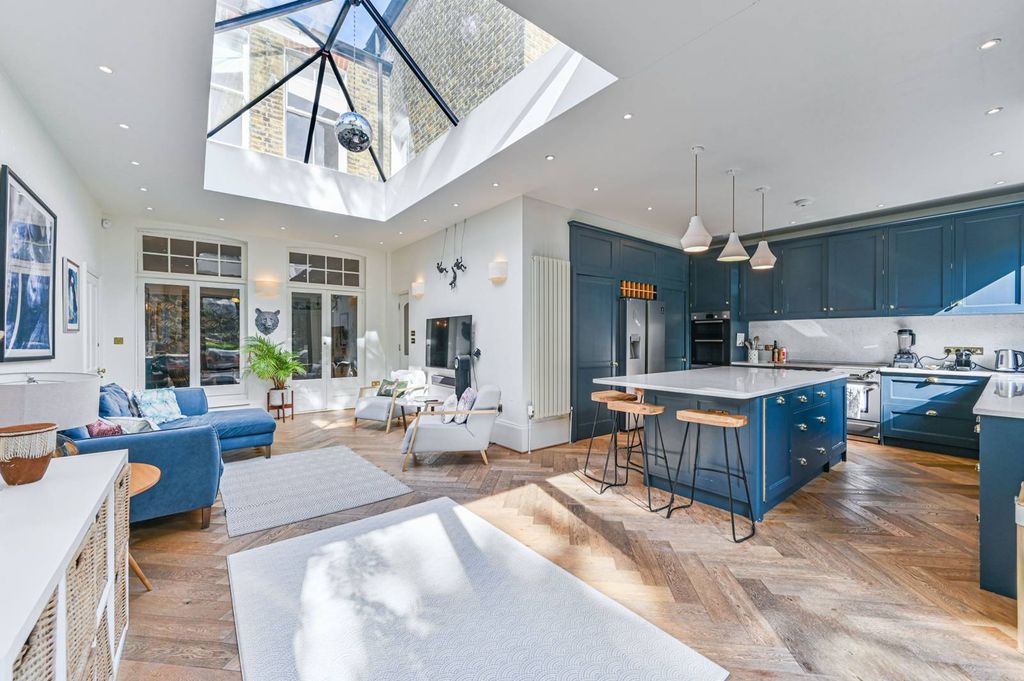 Property photo 2 of 57