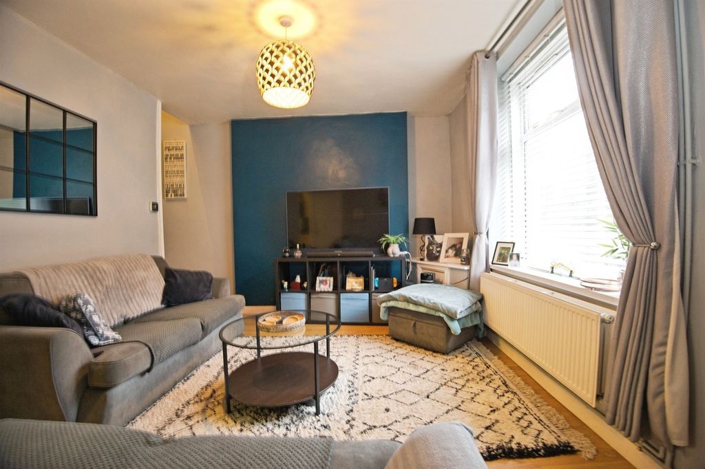 Property photo 3 of 21