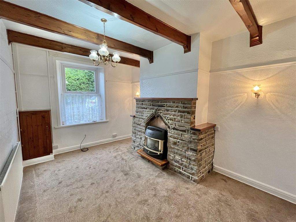 Property photo 3 of 12 Lounge