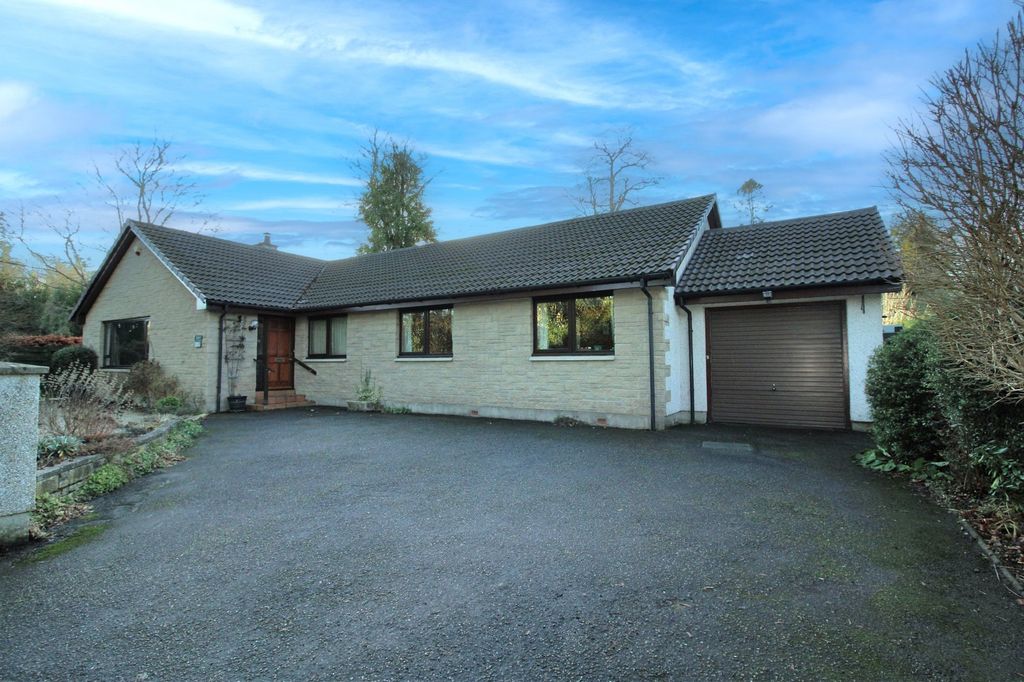 4 bed detached bungalow for sale Upper Drummond