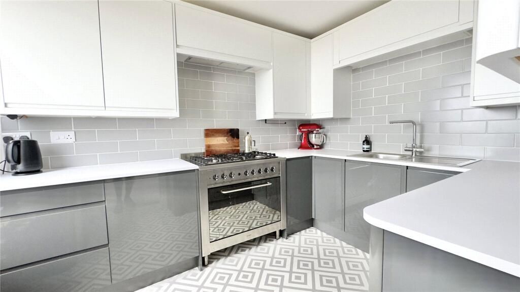 Property photo 2 of 6 Gallery