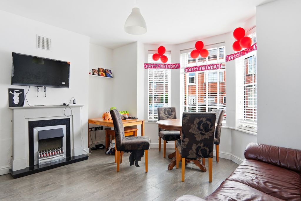 Property photo 3 of 26 Image3